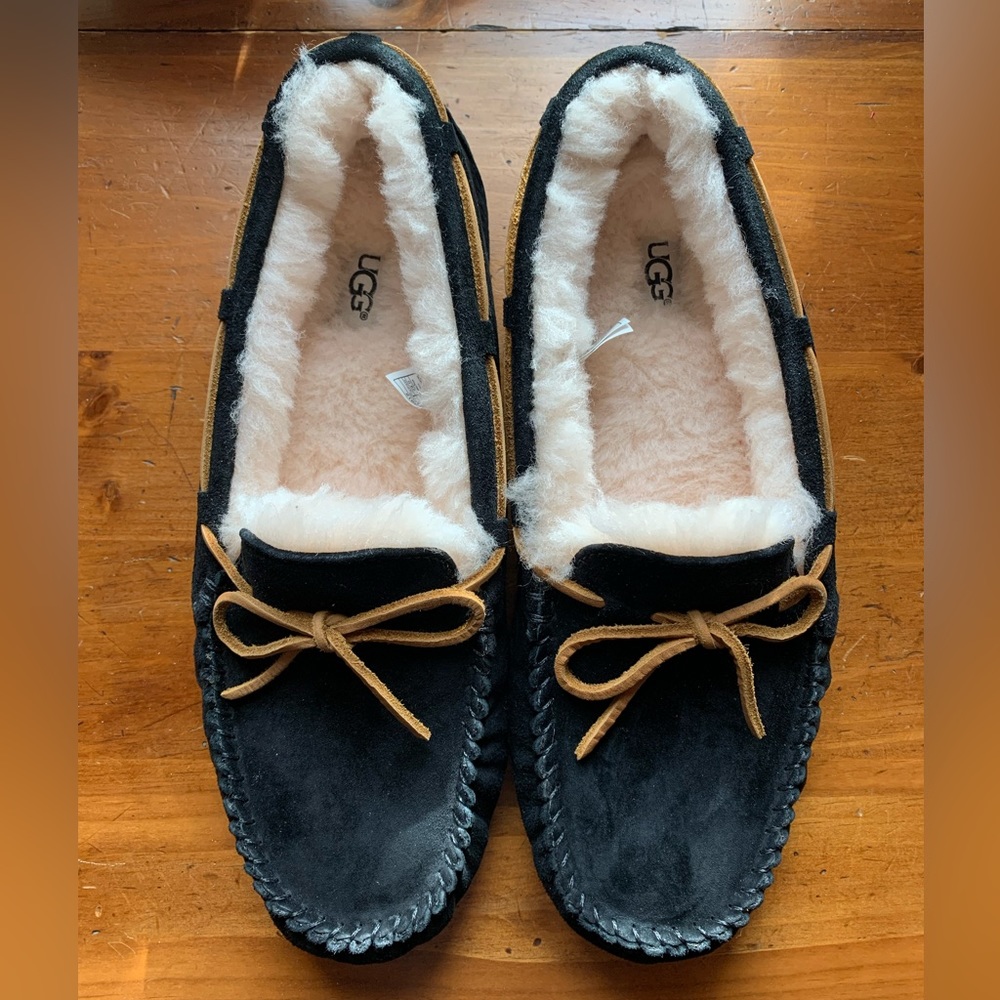 UGG Women’s Dakota Slippers || Size 12